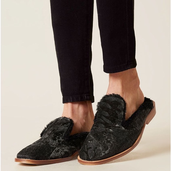 Free People Shoes - FREE PEOPLE BLACK VELVET ‘Butterfly Effect’ MULE Shoe
